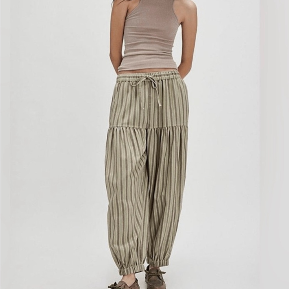 Free People Ellie Striped Pull-On Barrel Pants - M
